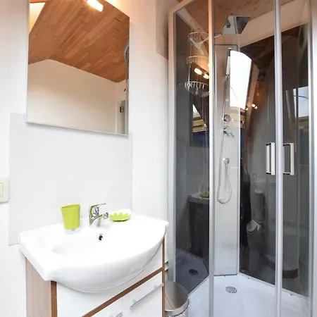 In Ardenne, Cleaning Included Appartement Champlon