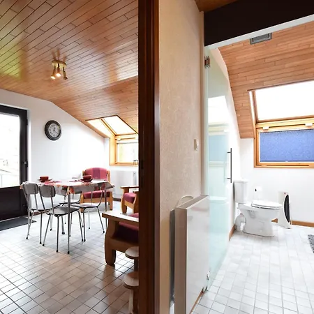 In Ardenne, Cleaning Included Appartement Champlon